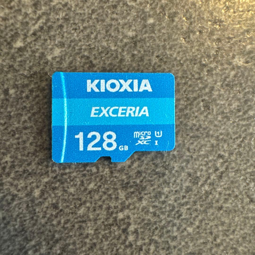 Nintendo Switch 本体。ドック2つ、128GB mSD付属