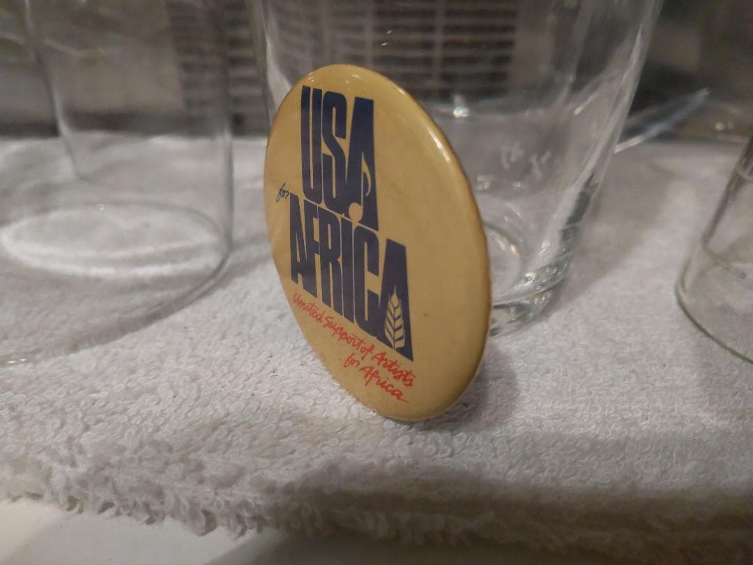 非売品★1985年★USA FOR AFRICA ピンバッジ マイケルジャクソン