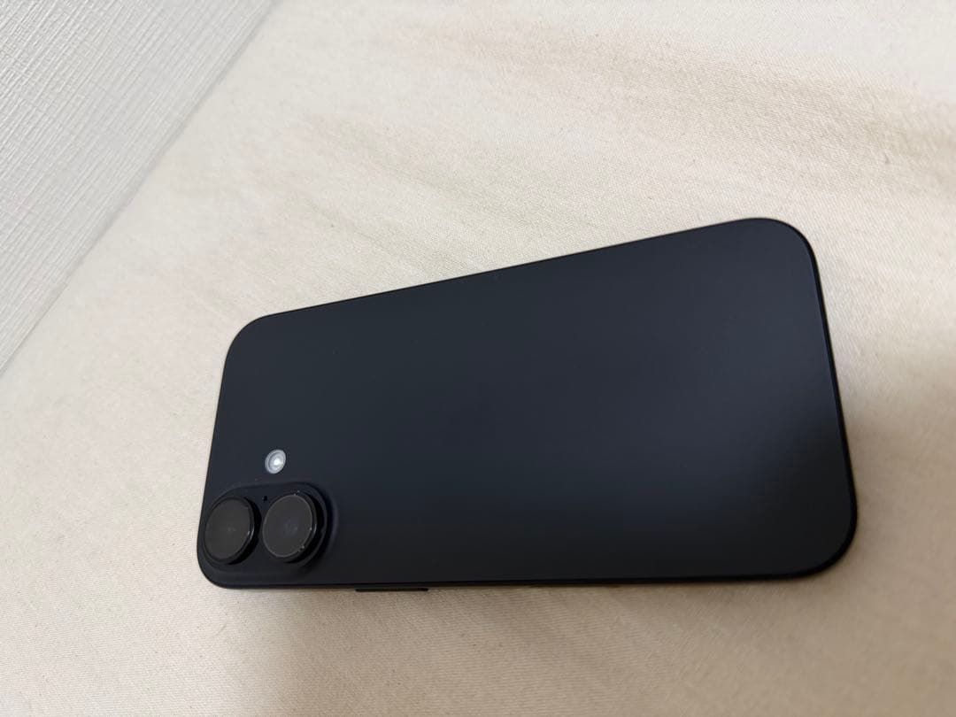 Apple iPhone 16 ブラック 本体 iFaceケース付き