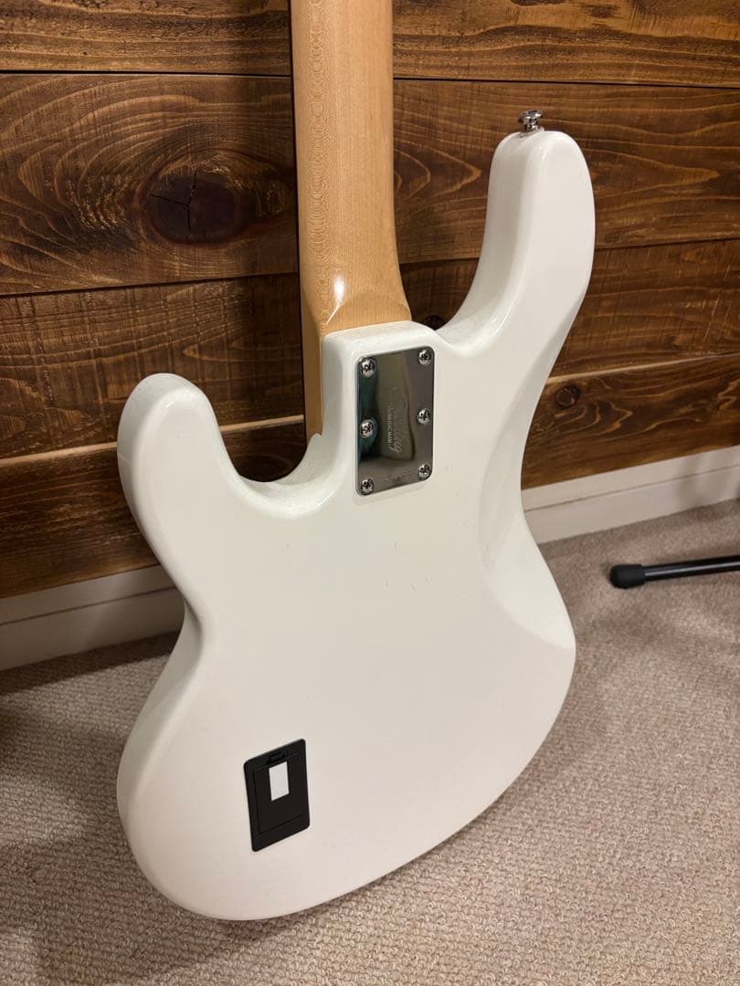 Sterling by Music Man RAY34 ベース