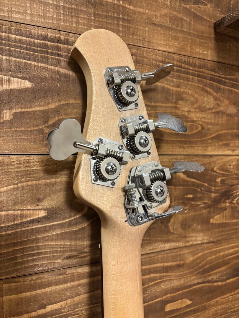 Sterling by Music Man RAY34 ベース
