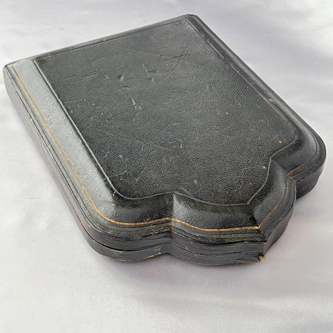 【英国】 グレープシザー / ナッツクラッカー / ピッカー【白蝶貝】