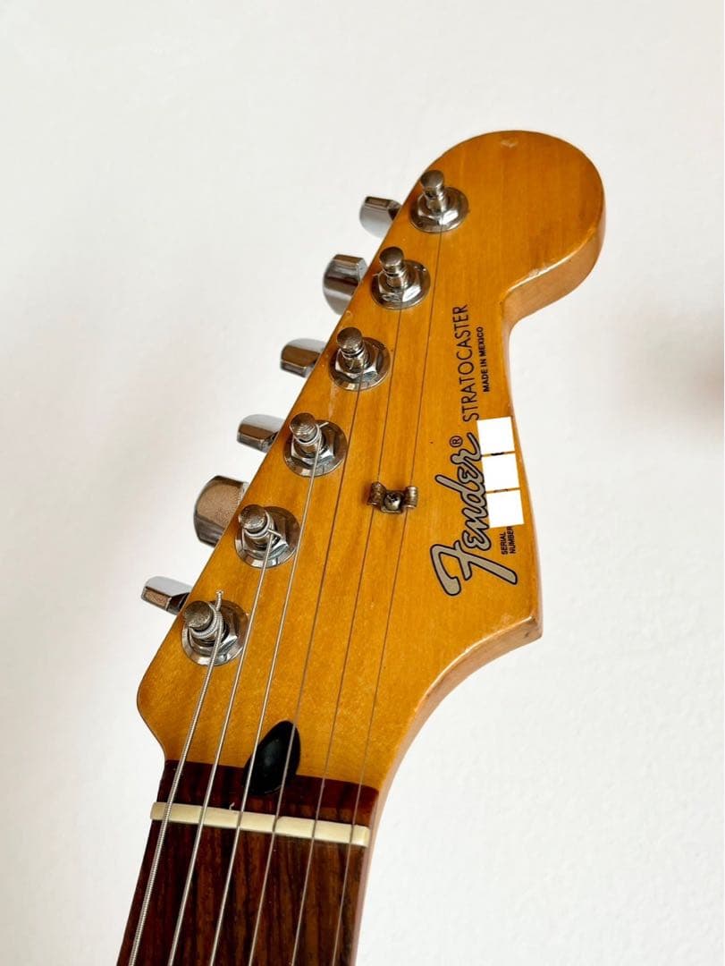ギター Fender Mexico Standard Stratocaster