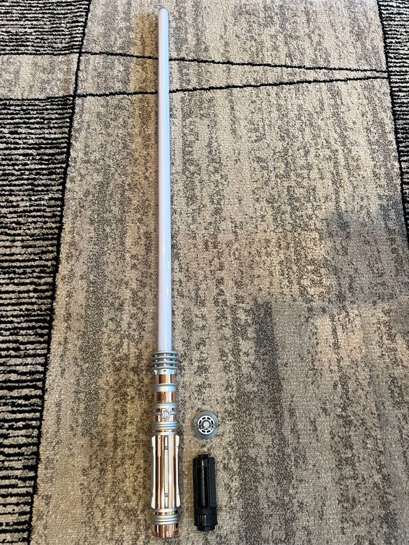 スターウォーズ フォースFXライトセーバー　レイア・オーガナ ブラックシリーズ