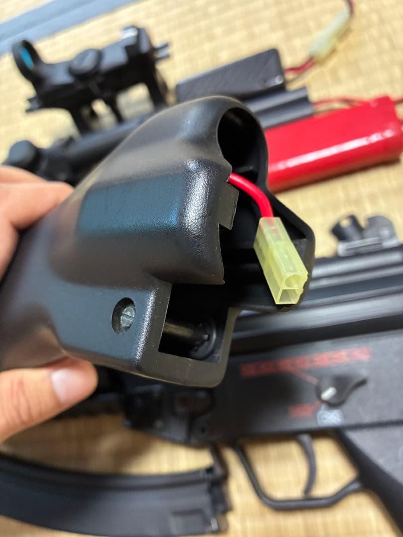 MP5電動ガン マガジン付き