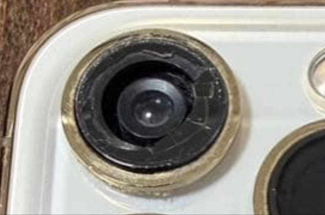 iPhone13 Pro 1TB ゴールド SIMフリー カメラレンズ傷あり