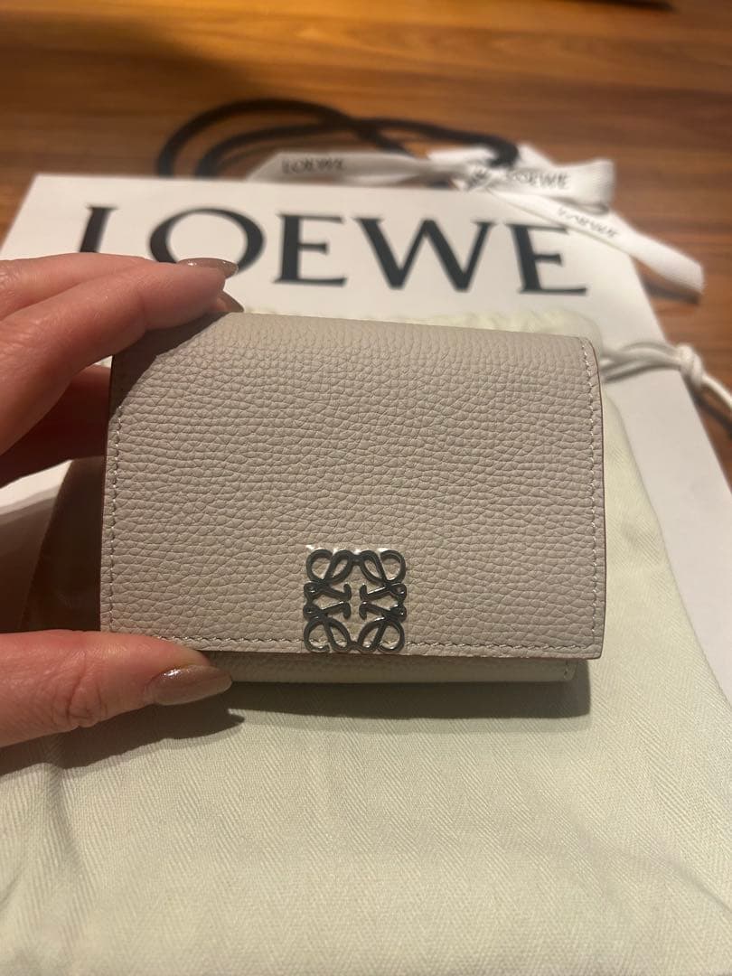 ロエベ お財布　新品未使用　タグ付き