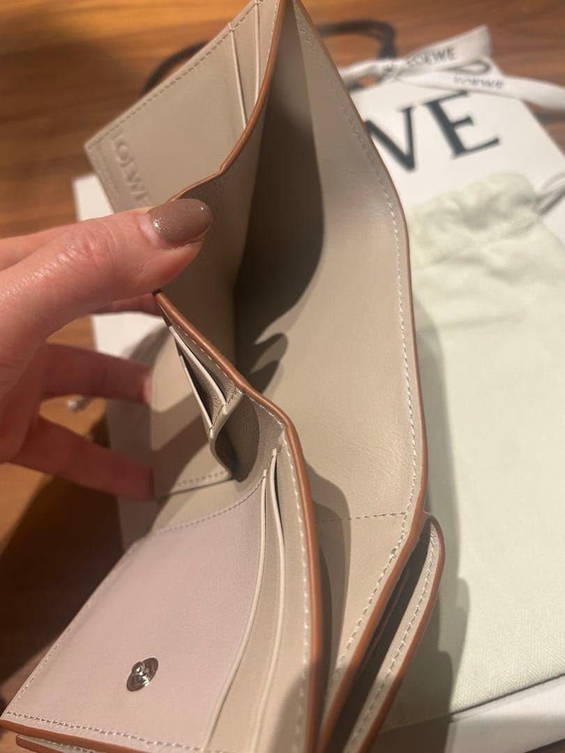 ロエベ お財布　新品未使用　タグ付き