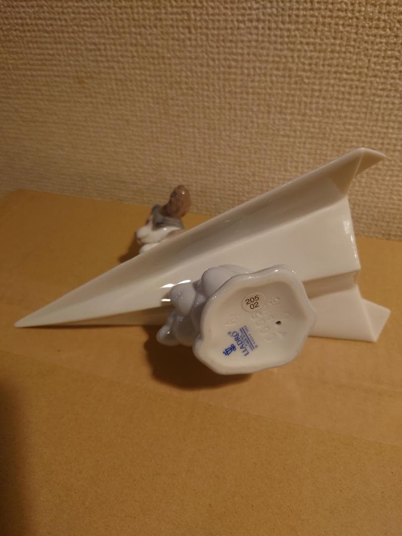 極美品 リヤドロ 可愛いパイロット 犬 紙飛行機
