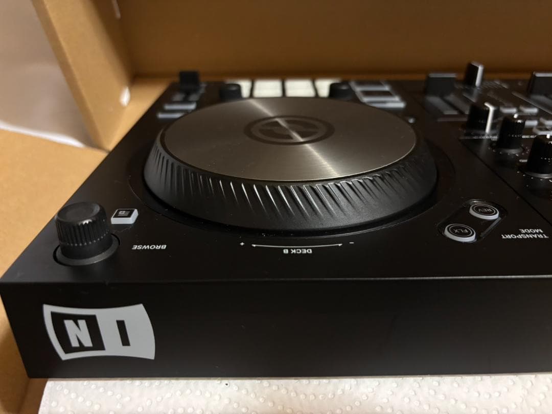 【値下げしました】TRAKTOR S2 MK3 DJコントローラー
