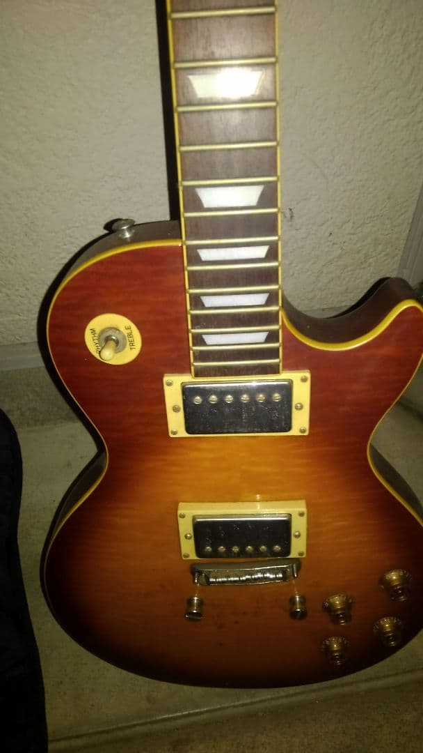 ☆中古ギター☆ケース付き☆