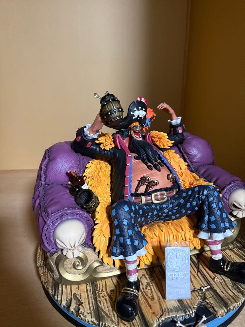 ワンピース 黒髭フィギュア