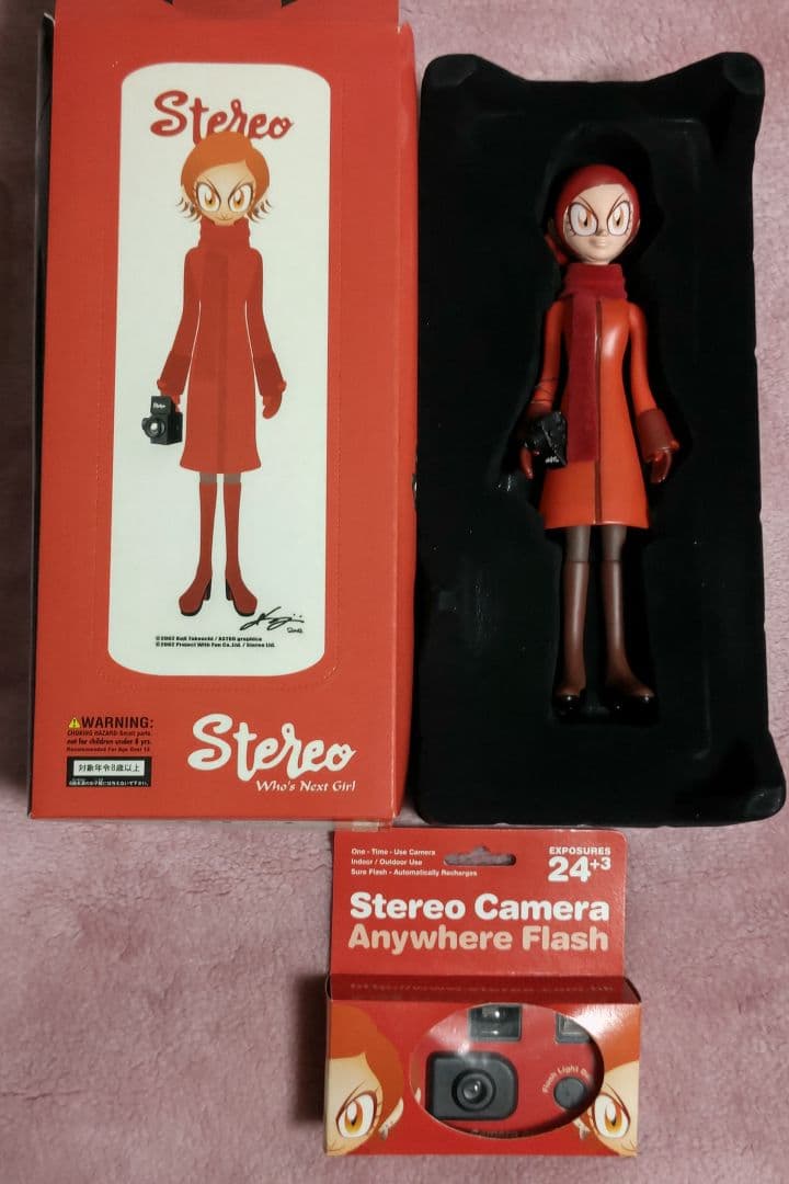 香港の公式　Who's Next Girl Stereoフィギュア　カメラ付き
