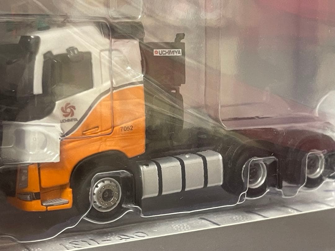 ケンクラフト1/50 ボルボFH4 6×4 & トレーラー　　　内宮運輸カラー