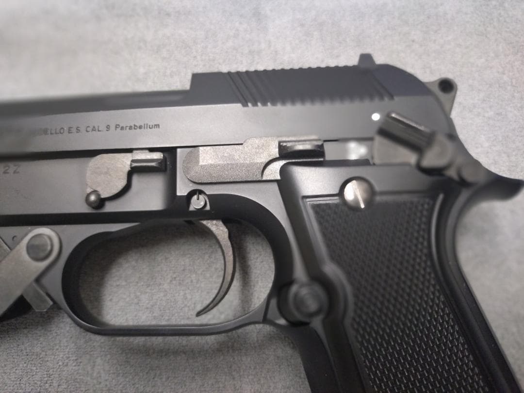 東京マルイ M93R 18歳以上電動ハンドガン オールブラックおまけ付き