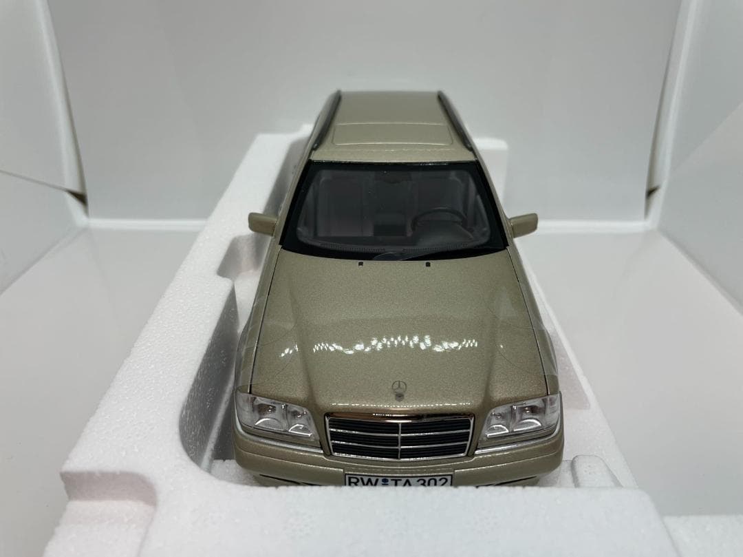 304-037 ノレブ 1/18 ベンツ C-Class T-Model