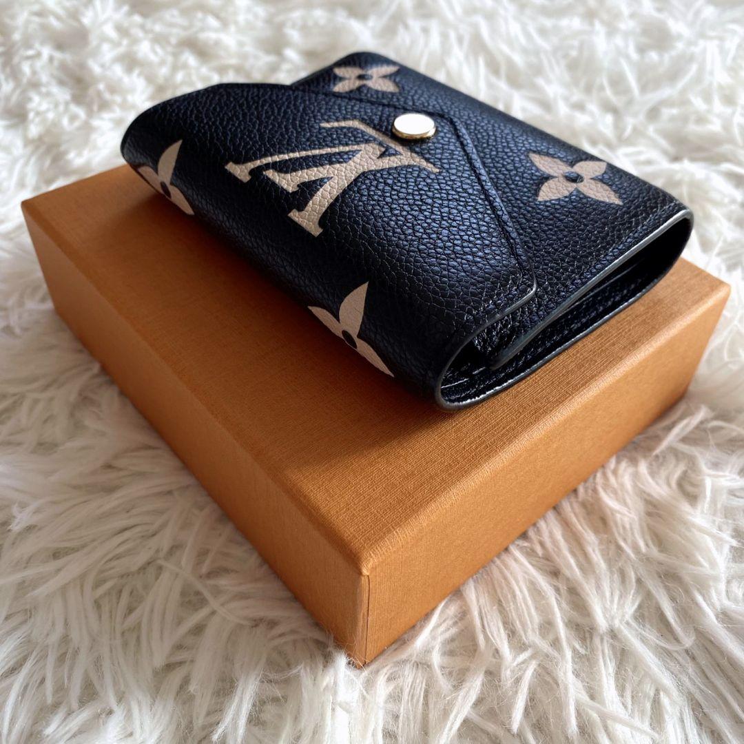 LOUIS VUITTON モノグラムアンプラント ヴィクトリーヌ 折り財布