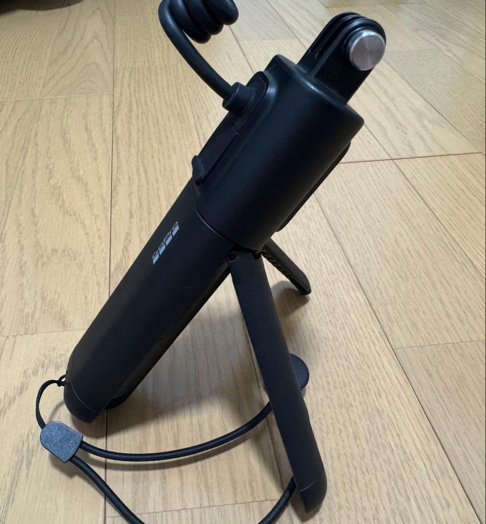 ゴープロ純正　Voltaバッテリーグリップ リモート内蔵 三脚