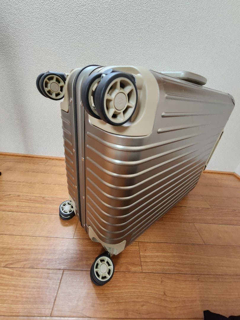 RIMOWA (リモワ )トパーズ チタニウム