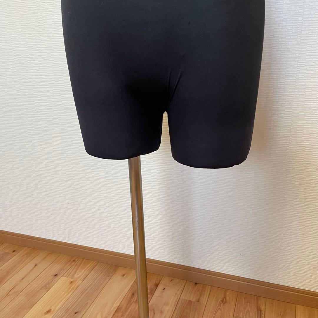 マネキン 金属スタンド付 ブラックxシルバー 持ち運び楽々 軽量タイプ