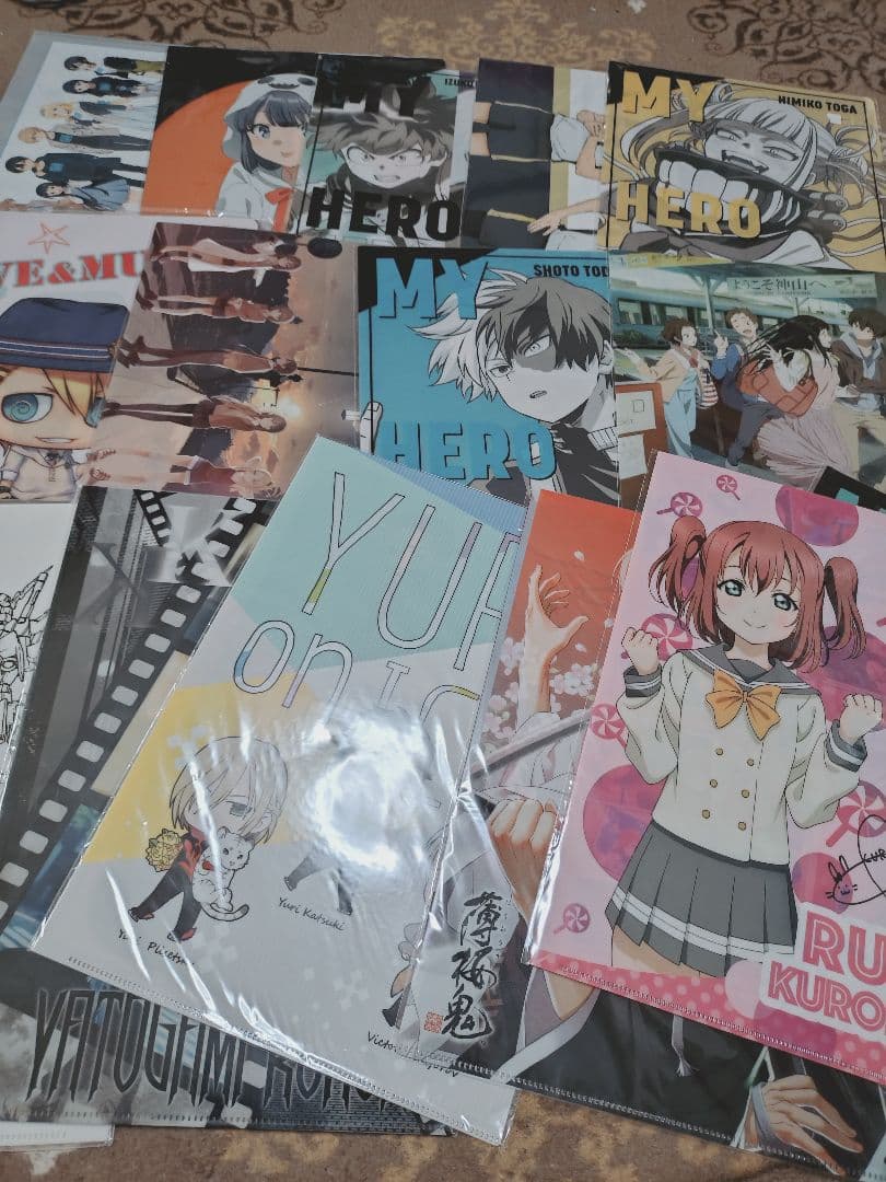 アニメグッズ　キャラクタークリアファイルまとめ売り100枚以上