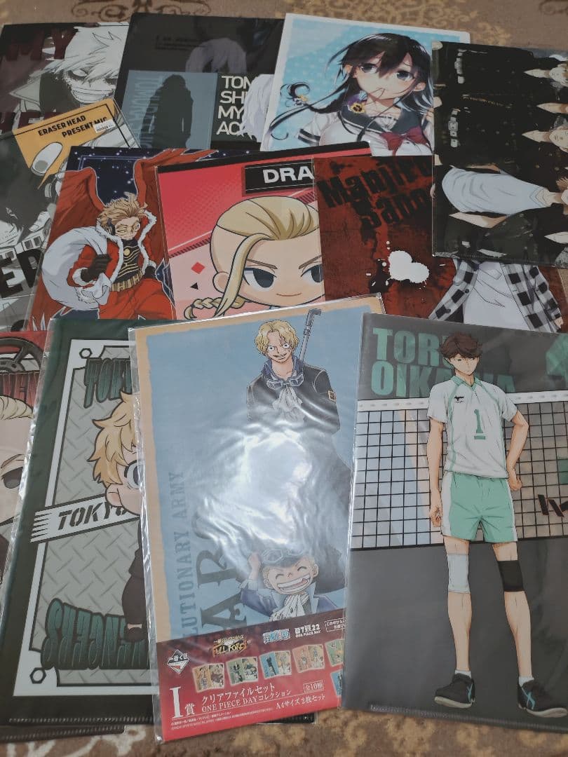 アニメグッズ　キャラクタークリアファイルまとめ売り100枚以上