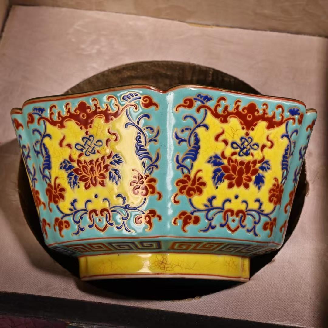 中国古美術・珍蔵七宝彩と粉彩・磁器六角碗・琺瑯彩・純手描き・箱付・置物・観賞皿