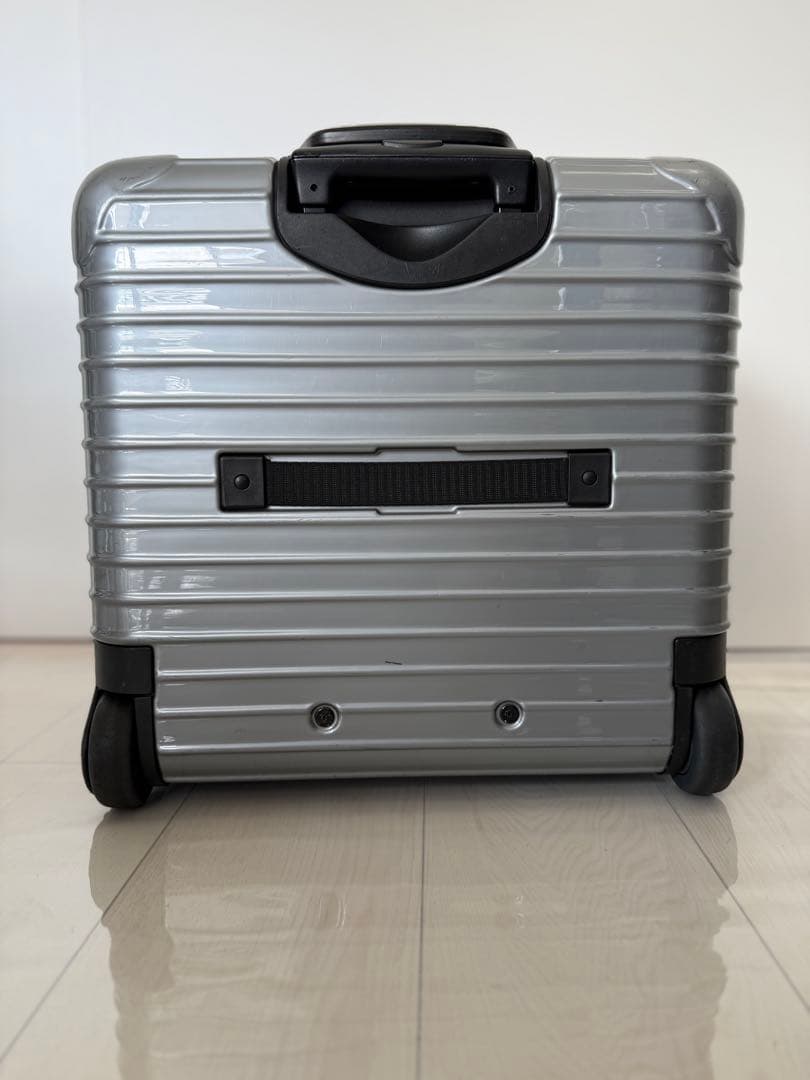リモワRIMOWA サルサビジネストローリー25Lキャリーケース シルバー