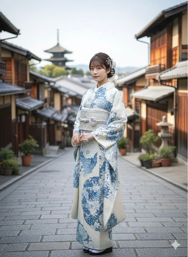 青色と白色の花柄振袖