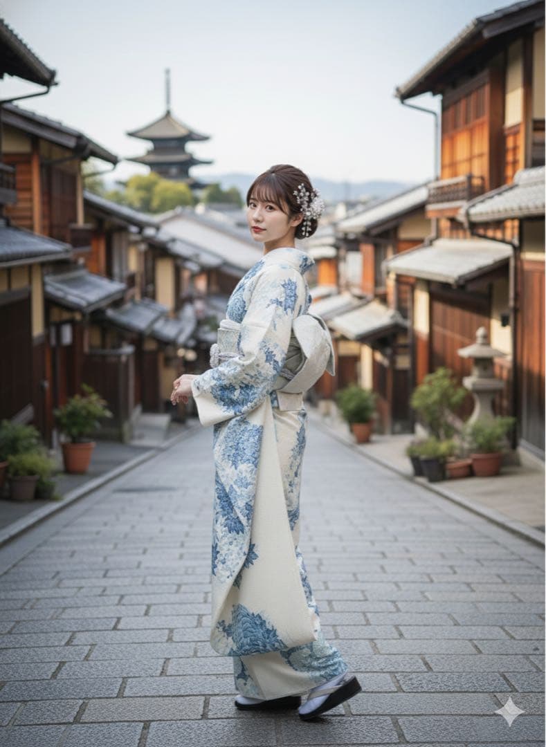 青色と白色の花柄振袖