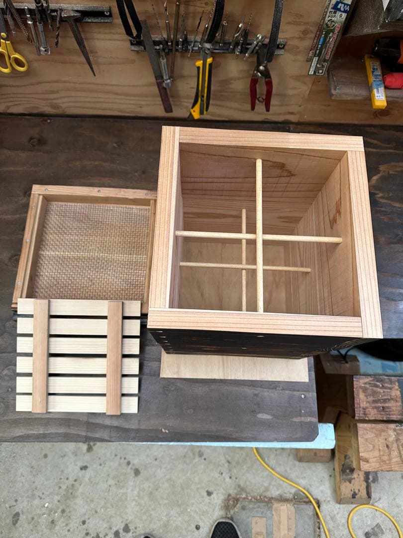 日本ミツバチ重箱式巣箱　捕獲飼育用