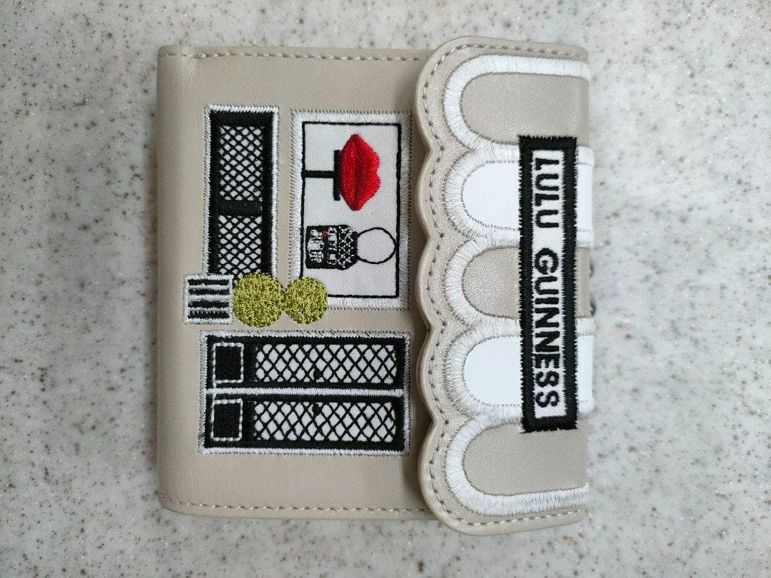 ルルギネス　がま口　二つ折り　サイフ