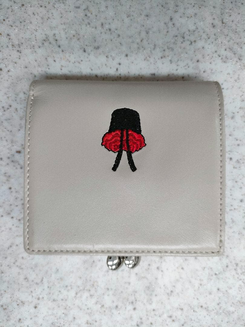 ルルギネス　がま口　二つ折り　サイフ