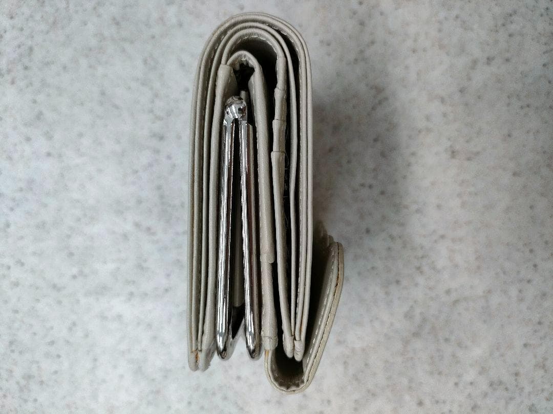 ルルギネス　がま口　二つ折り　サイフ