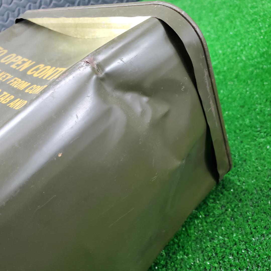 ミリタリー放出品 3点 M9A1 ガスマスク缶 水筒 マガジンポーチ