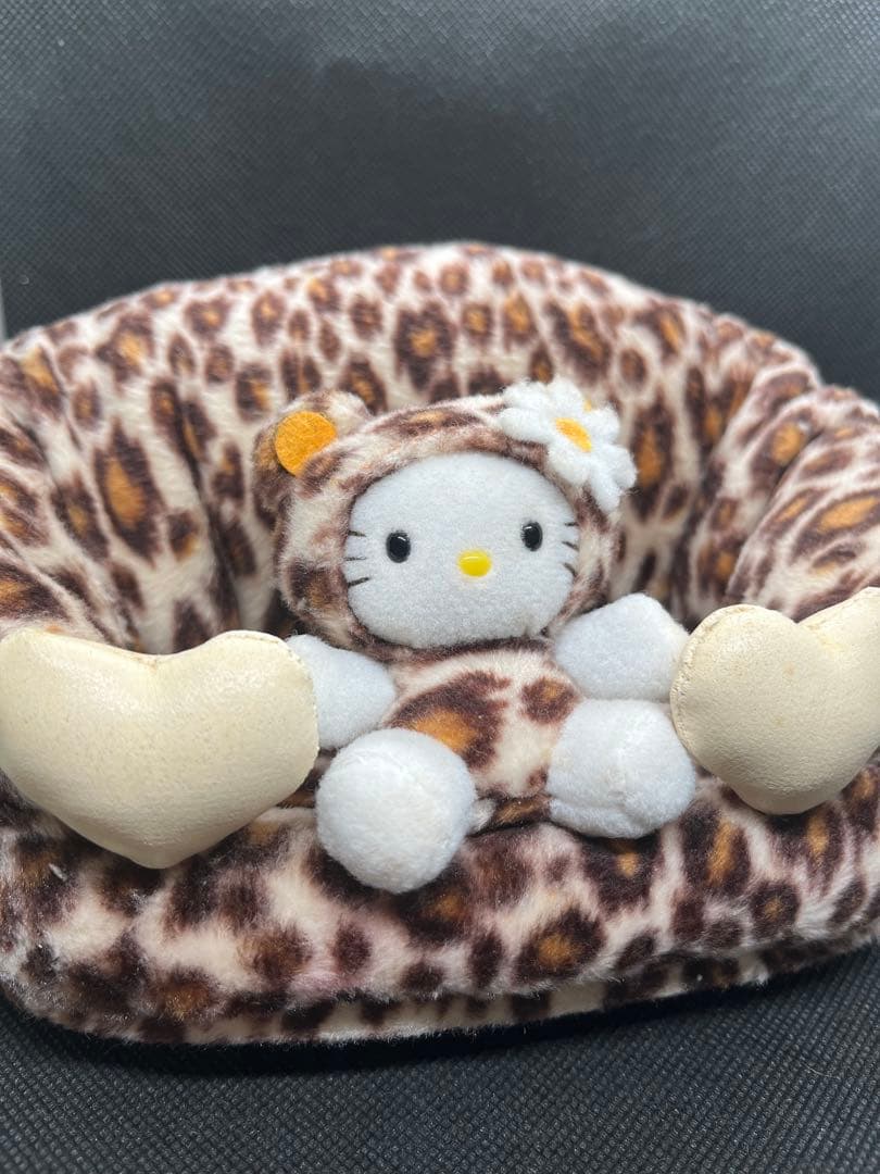 ハローキティ　ヒョウ柄　マスコット　ぬいぐるみ　ソファ型小物置き　レトロ