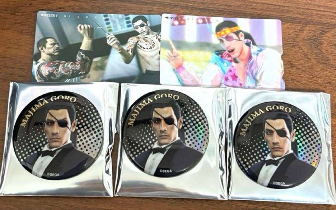 龍が如く0 誓いの場所 メタル缶バッジ 真島吾朗 テレカ風コレクションカード