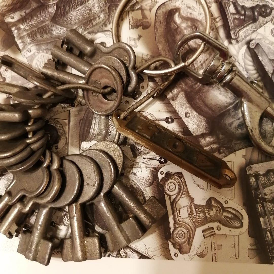 米国製アンティーク キー16本&ナンバー タグ&ナスカン&キーリングのセット☆鍵