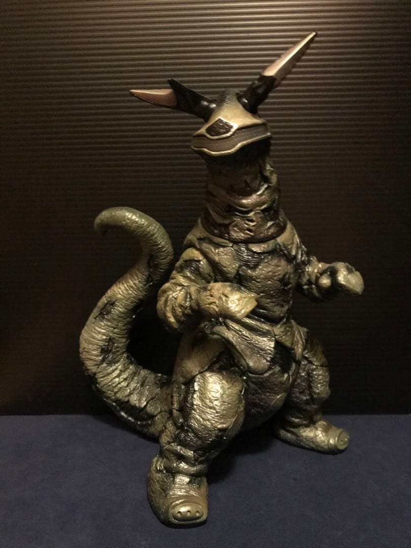 2009年 スーフェス限定 !フューチャーモデルズ 楳図版エレキング フィギュア