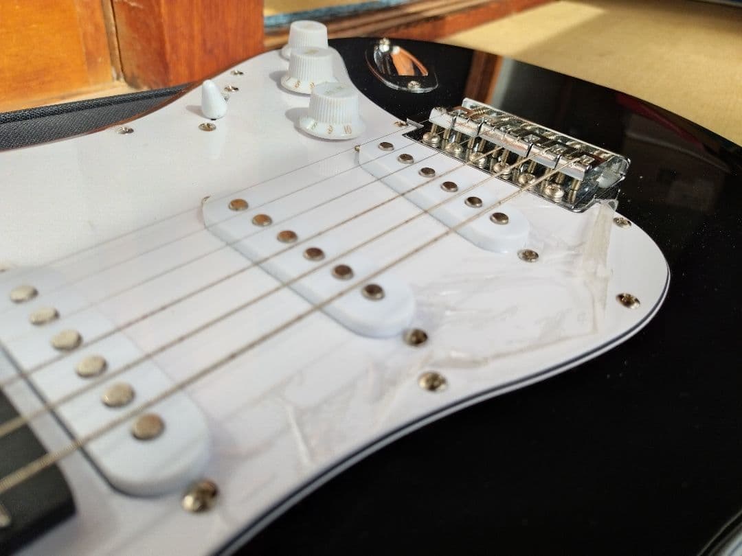 【送料込】【美品】BUSKER'S BST-Standard ストラトタイプ