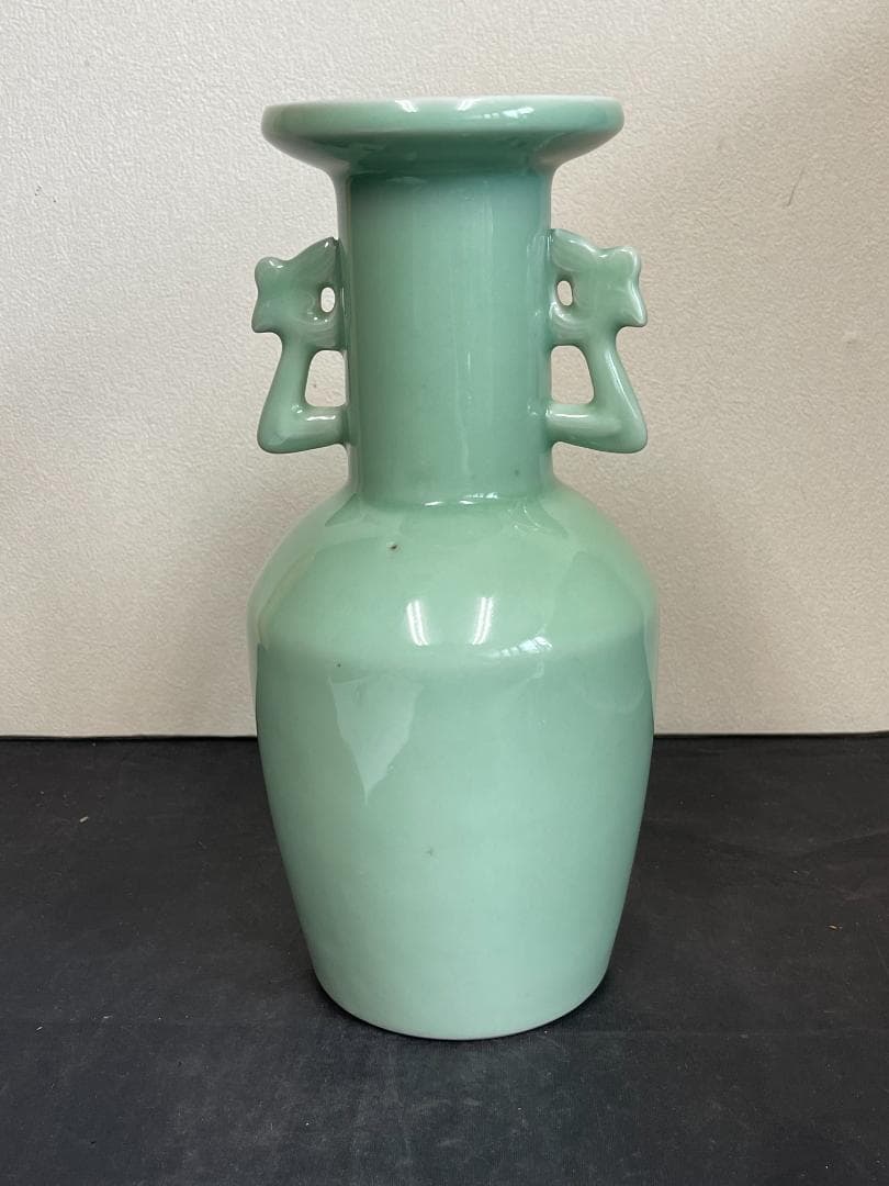 板谷波山？　青磁花入　共箱　３３７