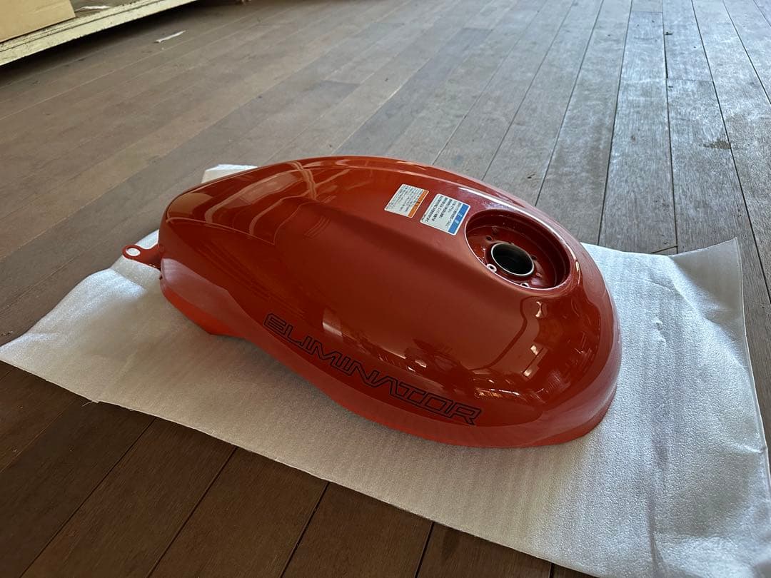 カワサキ　エリミネーター400 パールラヴァオレンジ　タンクコンプ（フエール）