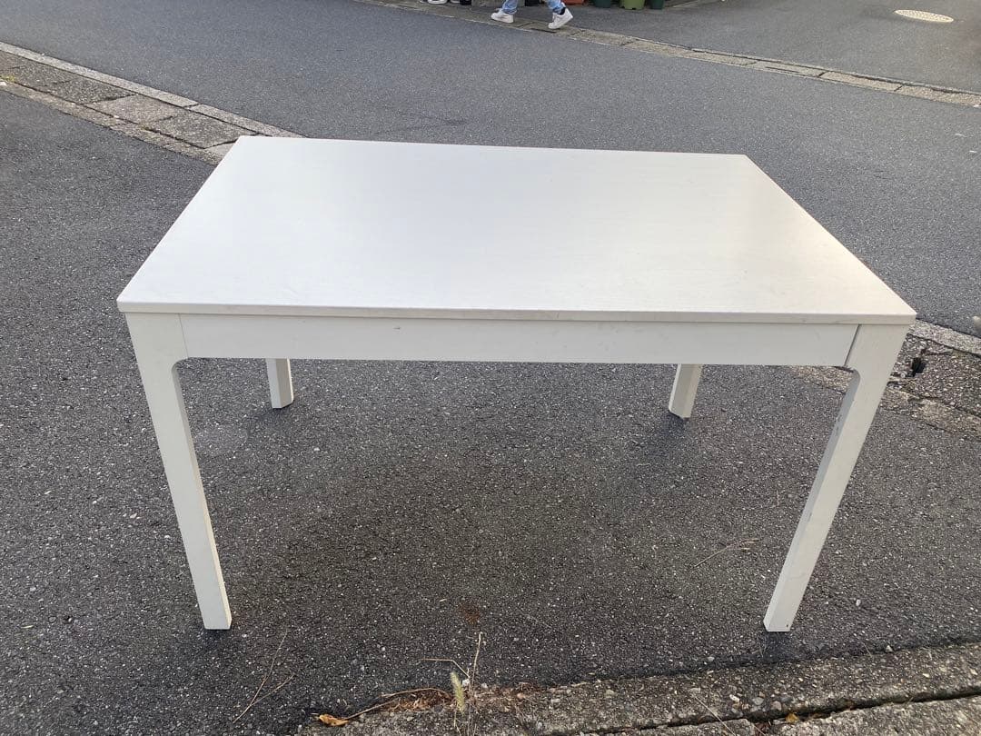 今週中に購入したらセール☆ホワイトダイニングテーブルとベージュアームチェアセット