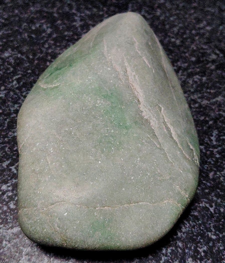 ★翡翠原石★糸魚川硬玉【上質海石・269ｇ】