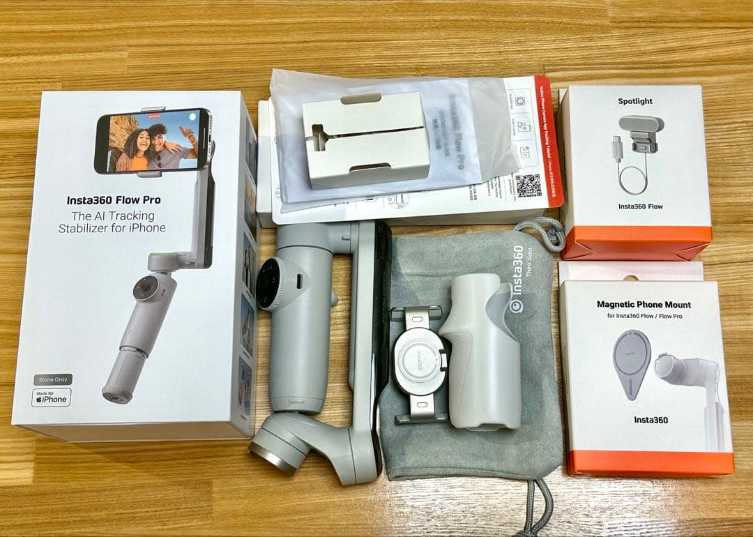 【ライト、マグネット付き美品】Insta360 Flow Pro