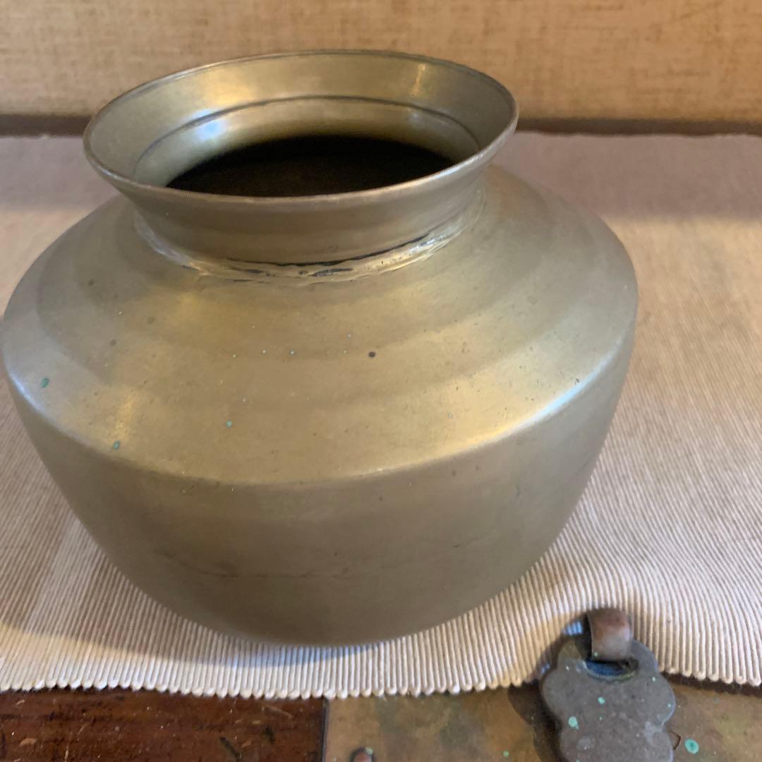 壺　花瓶　水瓶　インド　骨董屋 金属製 丸型装飾用壺