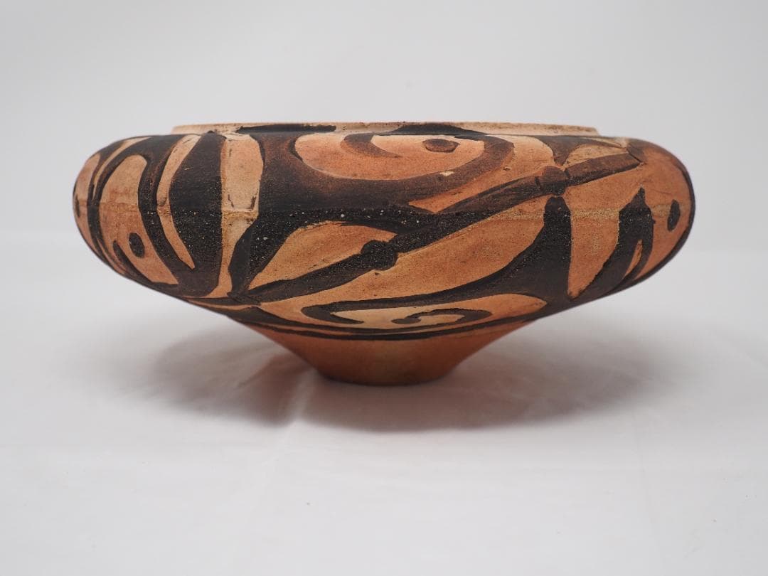 仰韶文化　彩絵陶鉢　中国