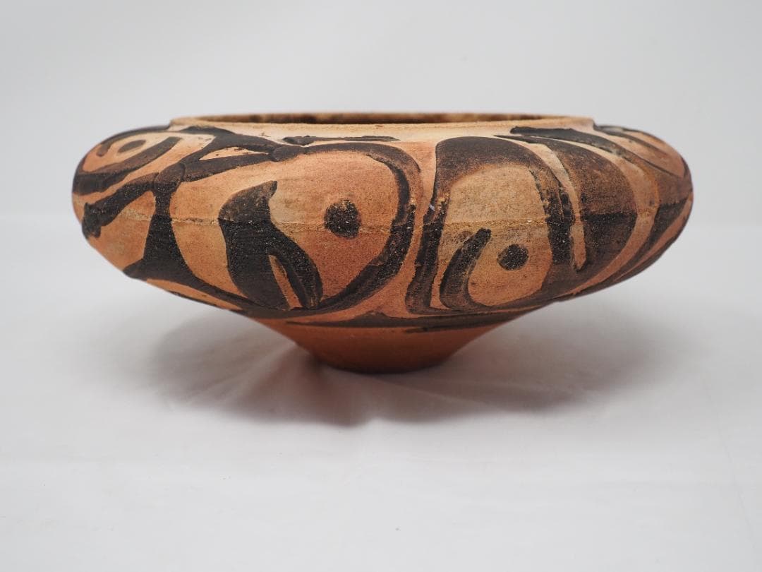 仰韶文化　彩絵陶鉢　中国