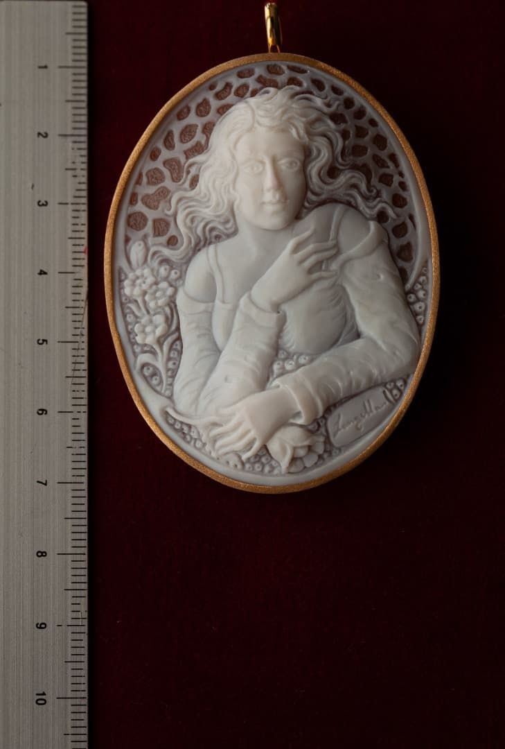 シェルカメオ　愛と美の女神アフロディーテ　k18　ブローチ　ペンダント