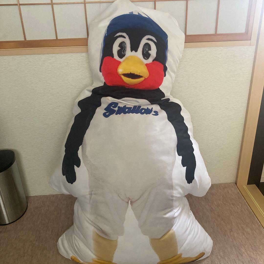 つば九郎　特大　ほぼ等身大　プリントクッション